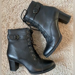 Clarks Women's Jolissa Gypsum Lace Up Boot Genuine Leather Size 11 M